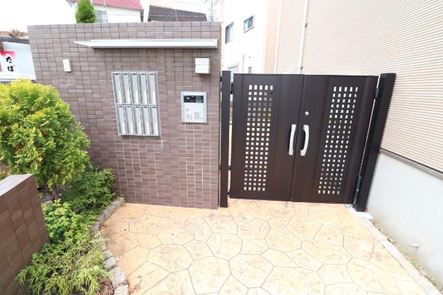 22/30 エントランス