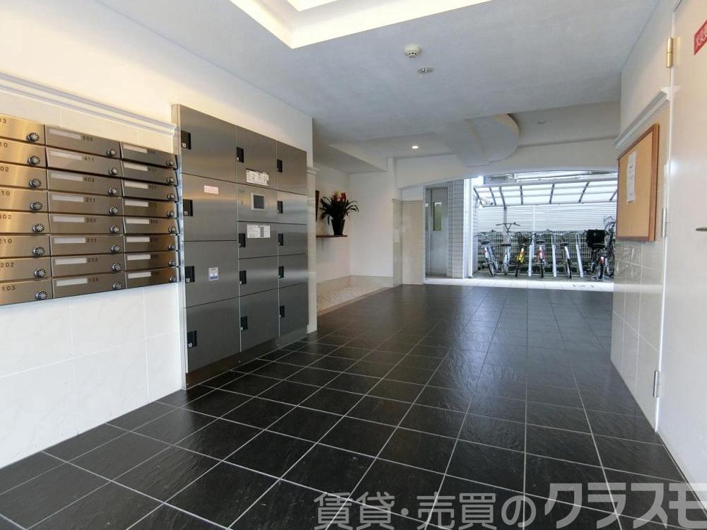 28/30 エントランス