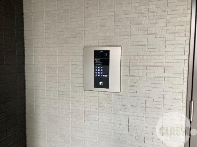 22/28 エントランス