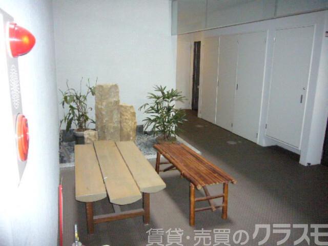 30/30 エントランス