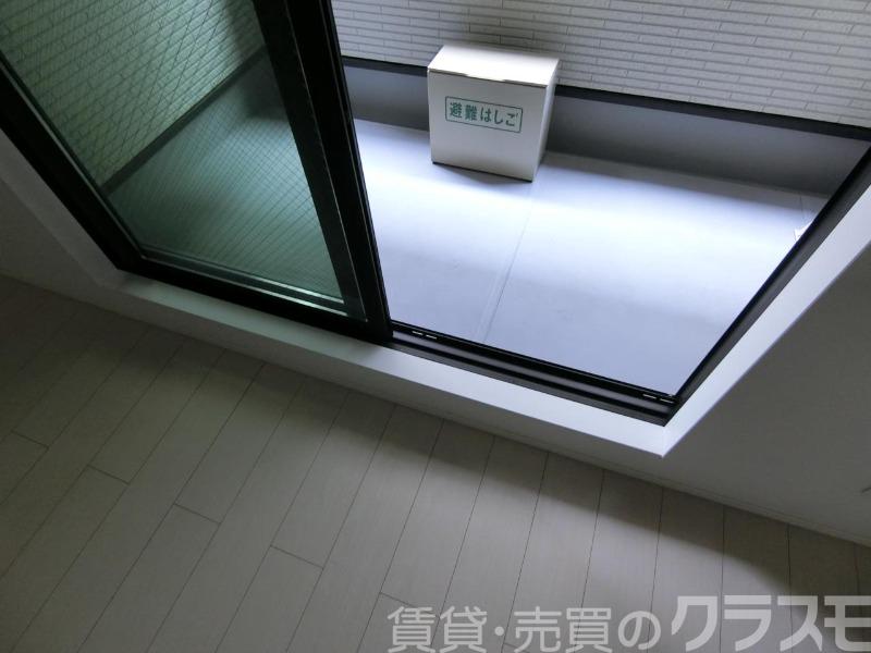 23/30 バルコニー