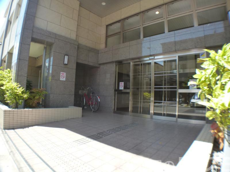 2/4 エントランス