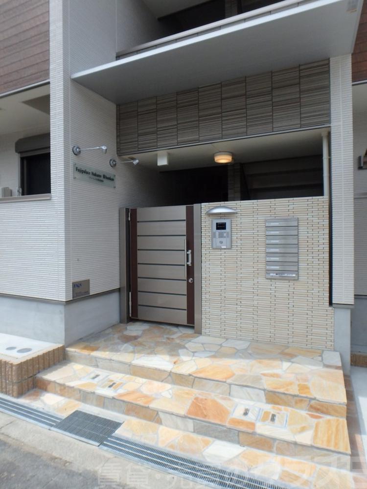 17/20 エントランス