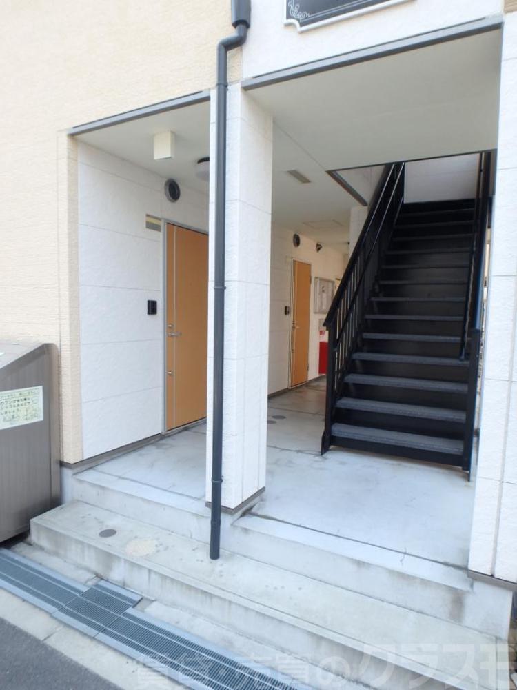 16/25 エントランス