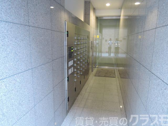 28/30 エントランス