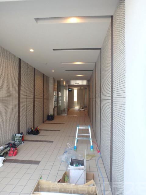 23/30 エントランス