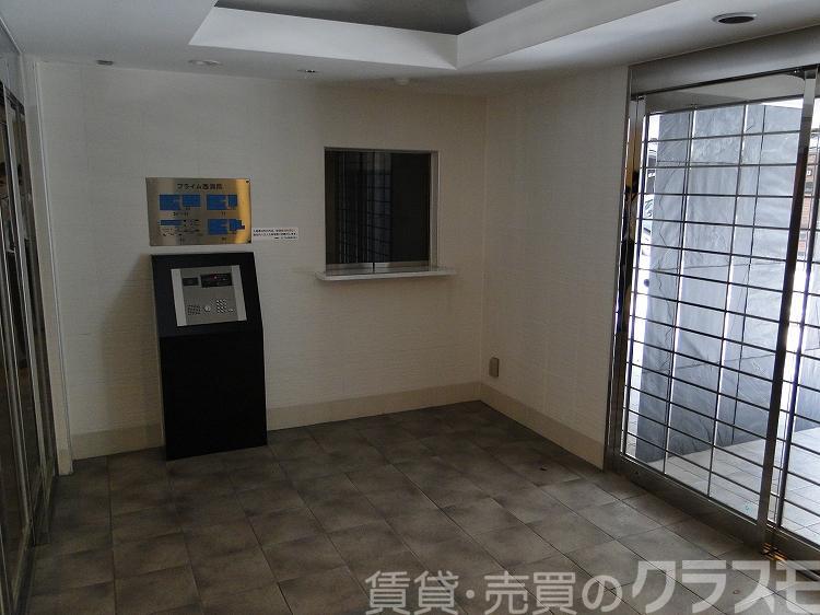 27/30 エントランス