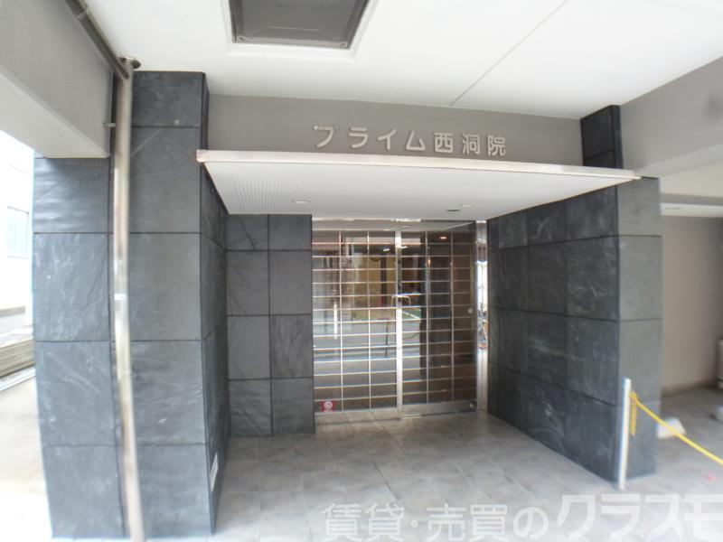 28/30 エントランス