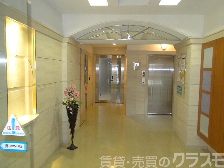 28/30 エントランス