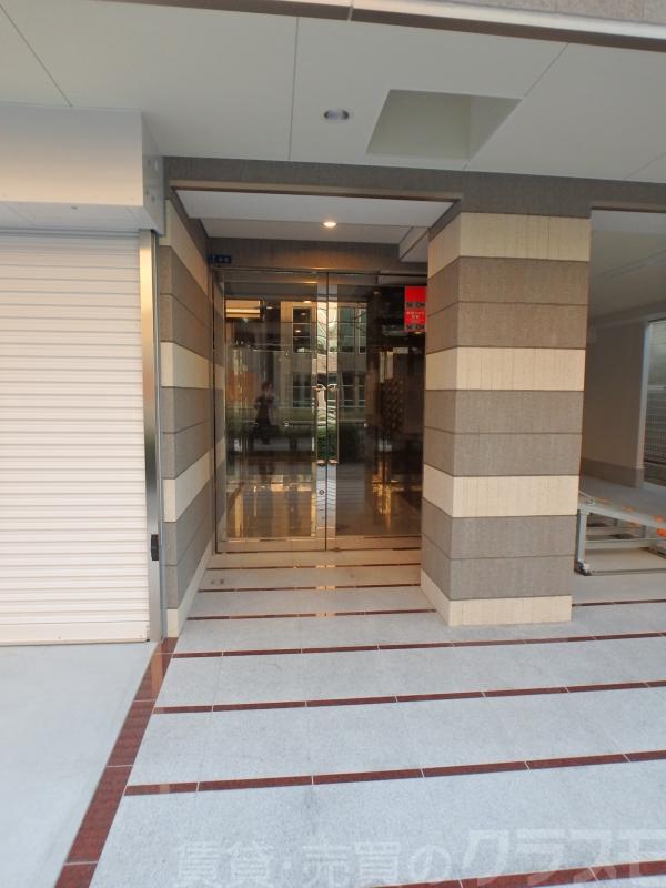 25/30 エントランス