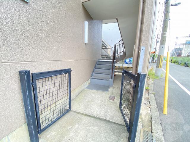 20/30 エントランス