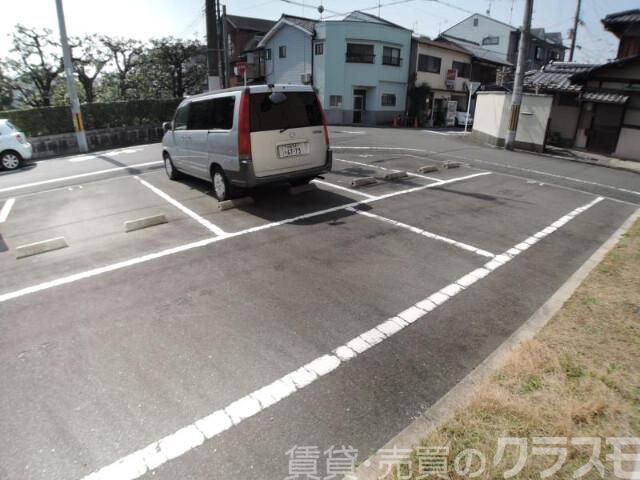 3/3 駐車場