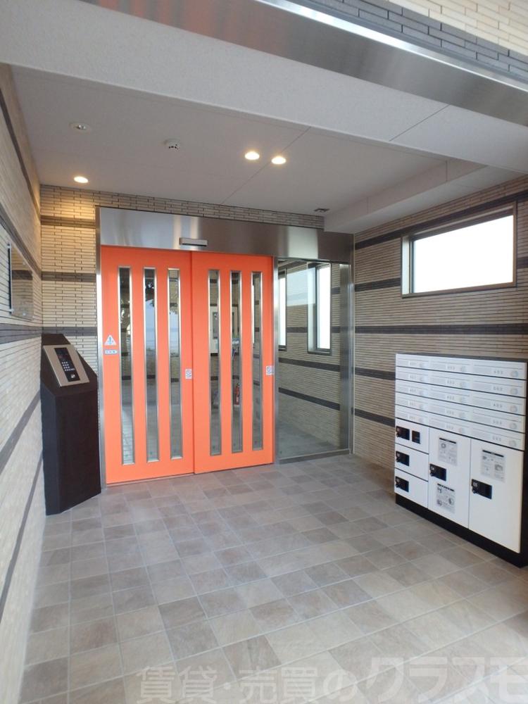 23/29 エントランス