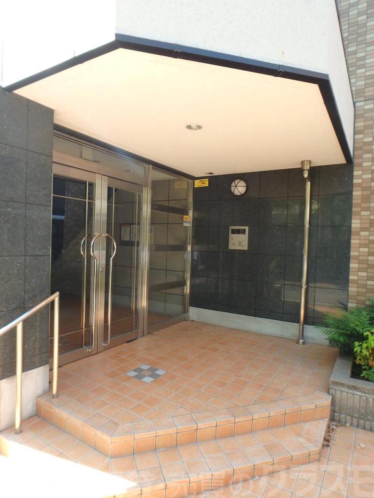 21/26 エントランス