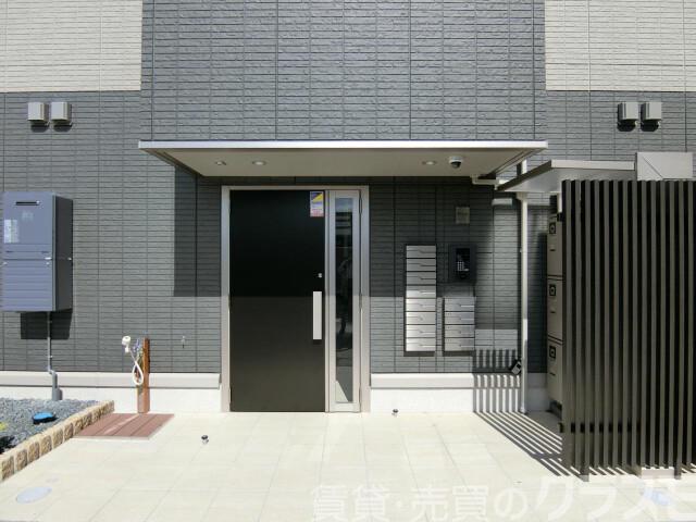 28/30 エントランス