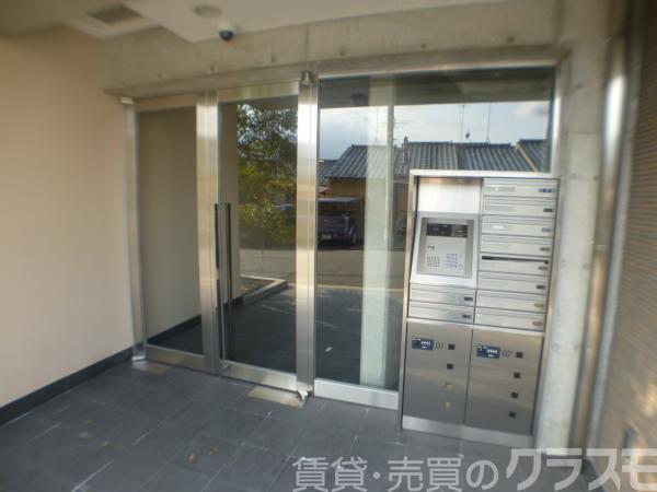 28/30 エントランス