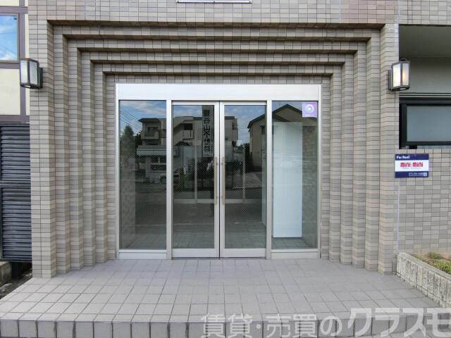 28/30 エントランス