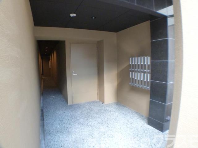 28/30 エントランス