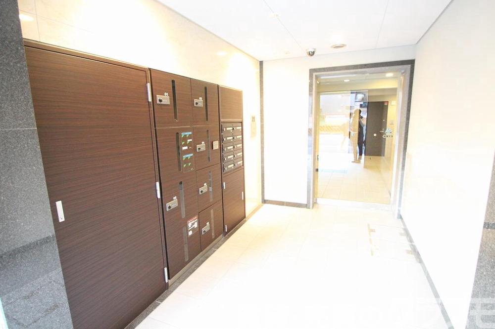 28/30 エントランス