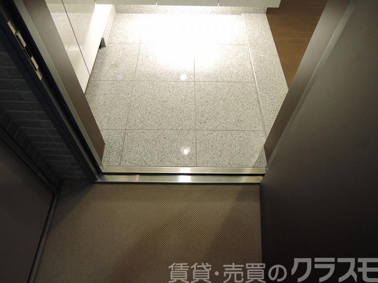 14/30 玄関
