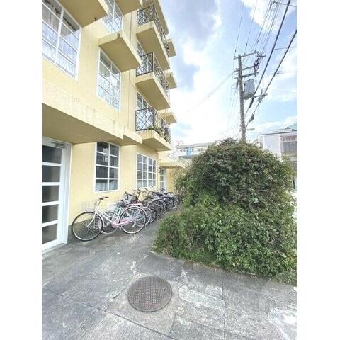 18/30 エントランス