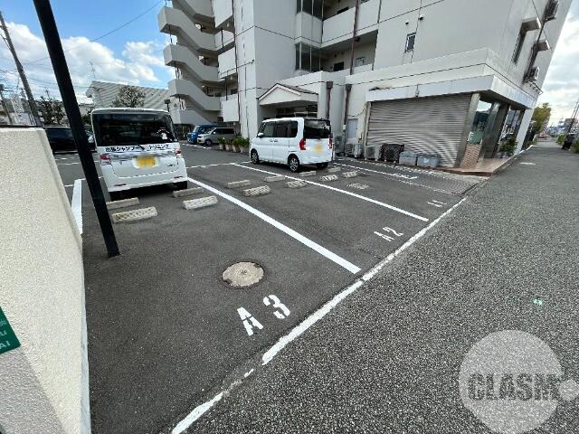 13/19 駐車場