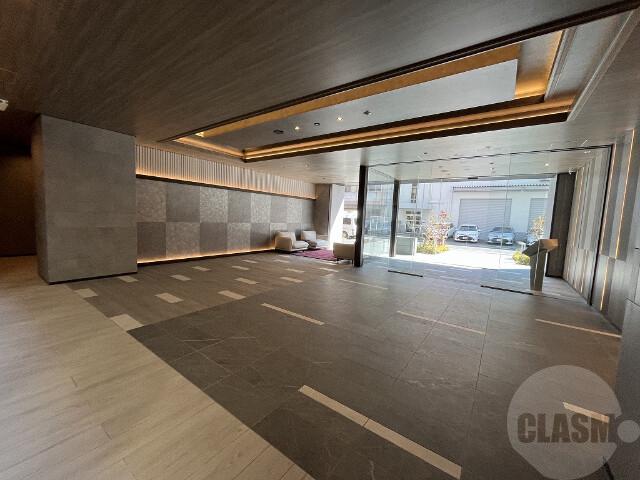 21/30 エントランス