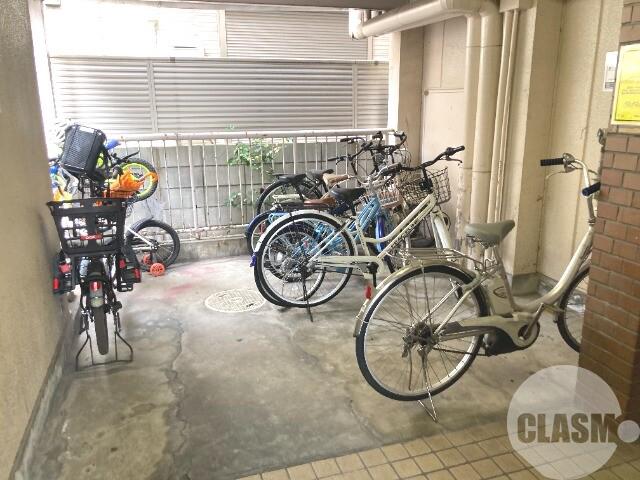 16/21 エントランス