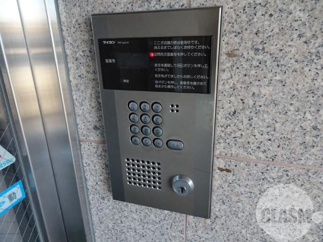 18/30 エントランス