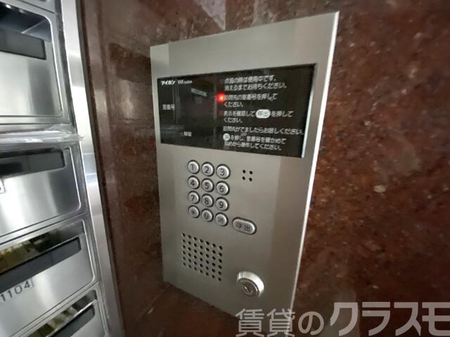 18/25 エントランス