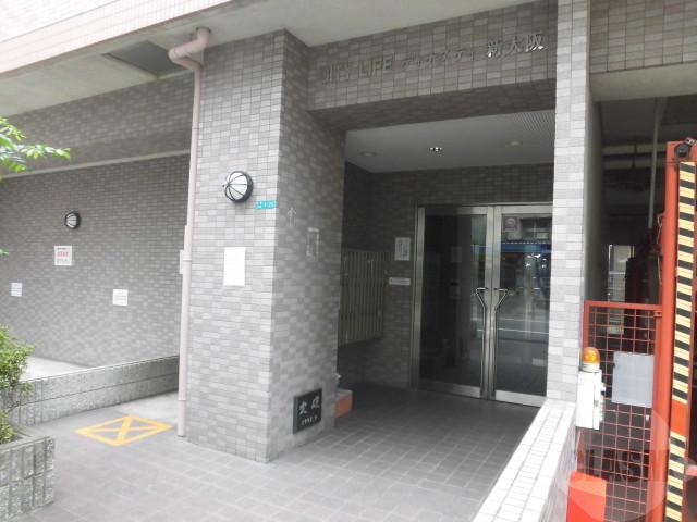 19/30 エントランス