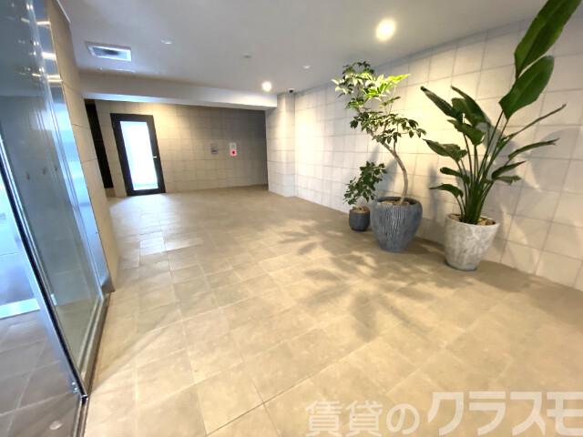 21/26 エントランス