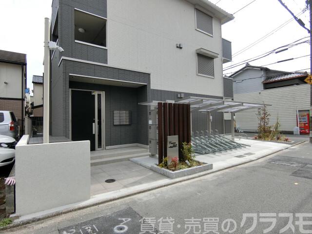 28/30 エントランス