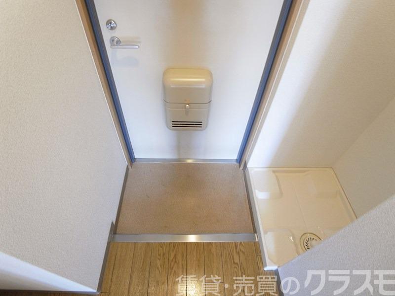 16/30 玄関