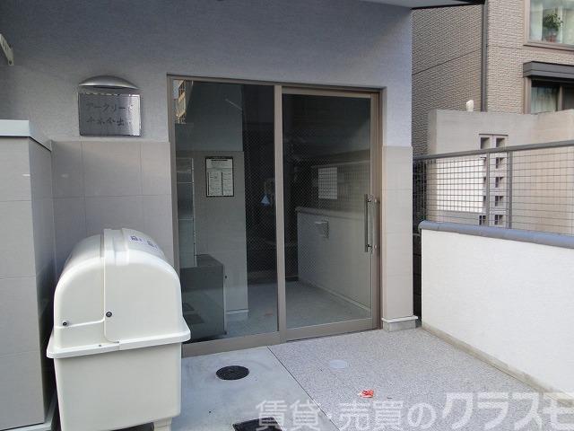 28/30 エントランス