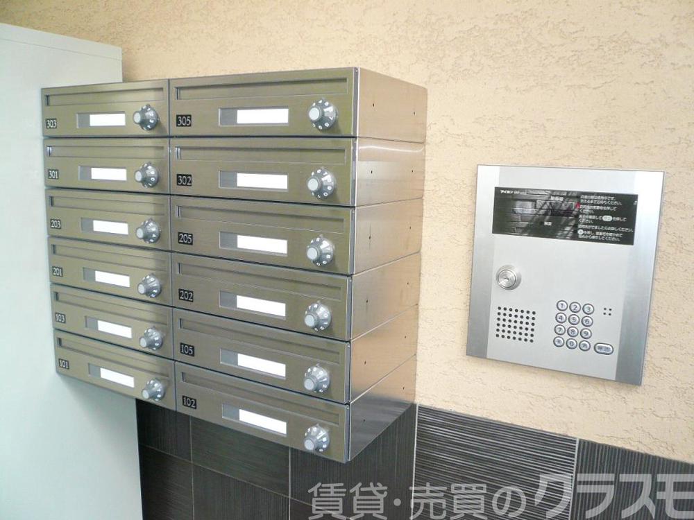 30/30 エントランス