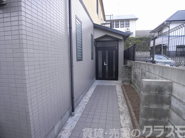 21/30 エントランス