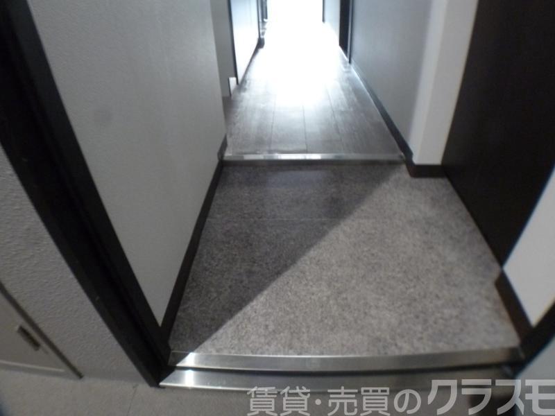 16/30 玄関
