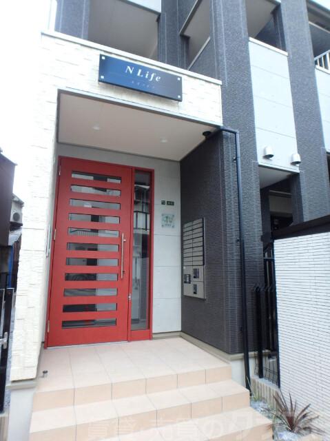 23/30 エントランス