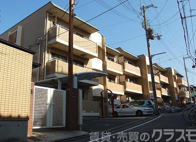 30/30 エントランス