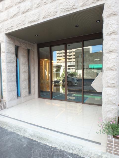 25/30 エントランス