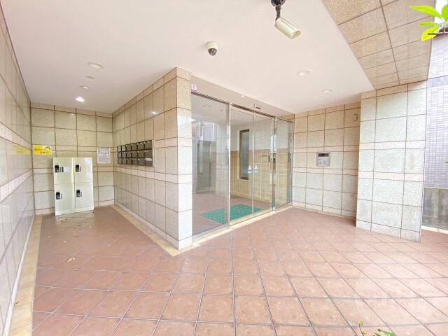 23/30 エントランス