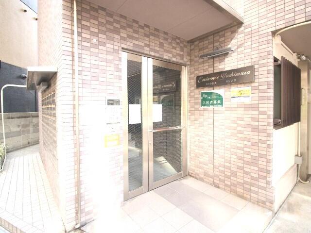 23/30 エントランス