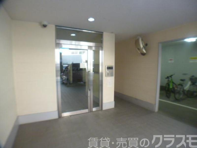 28/30 エントランス