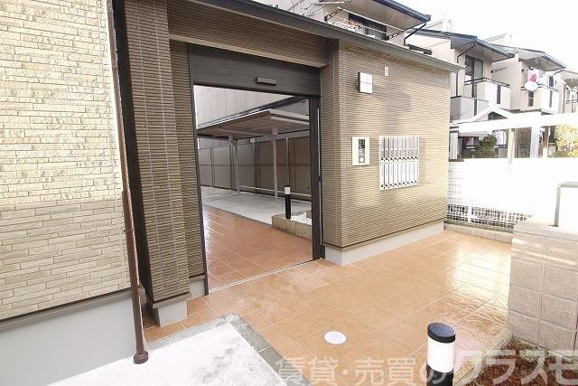 30/30 エントランス