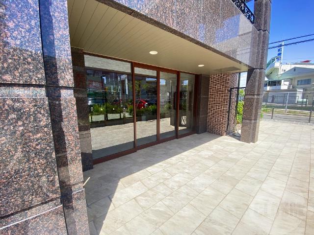 25/28 エントランス