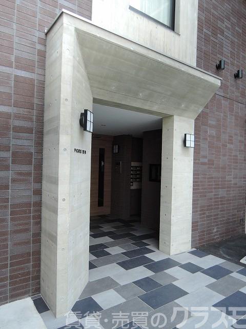 30/30 エントランス