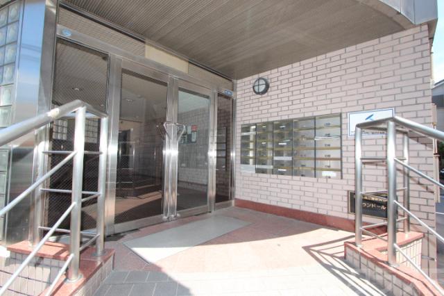 2/4 エントランス