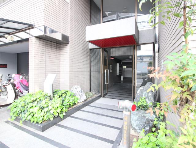 21/30 エントランス