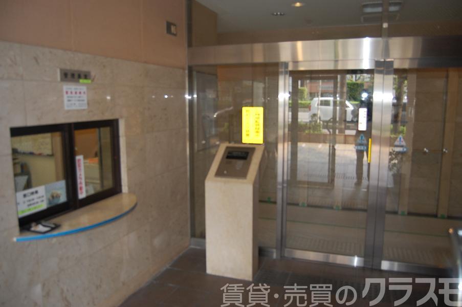 30/30 エントランス